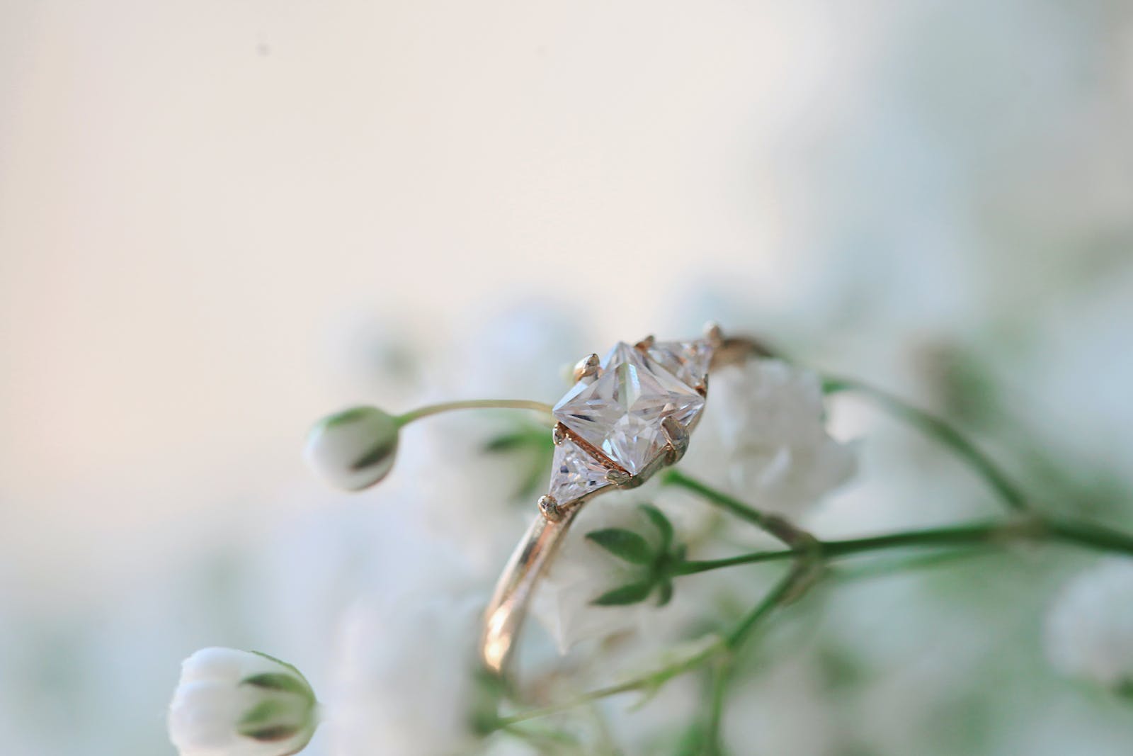 Gold-colored Solitaire Ring