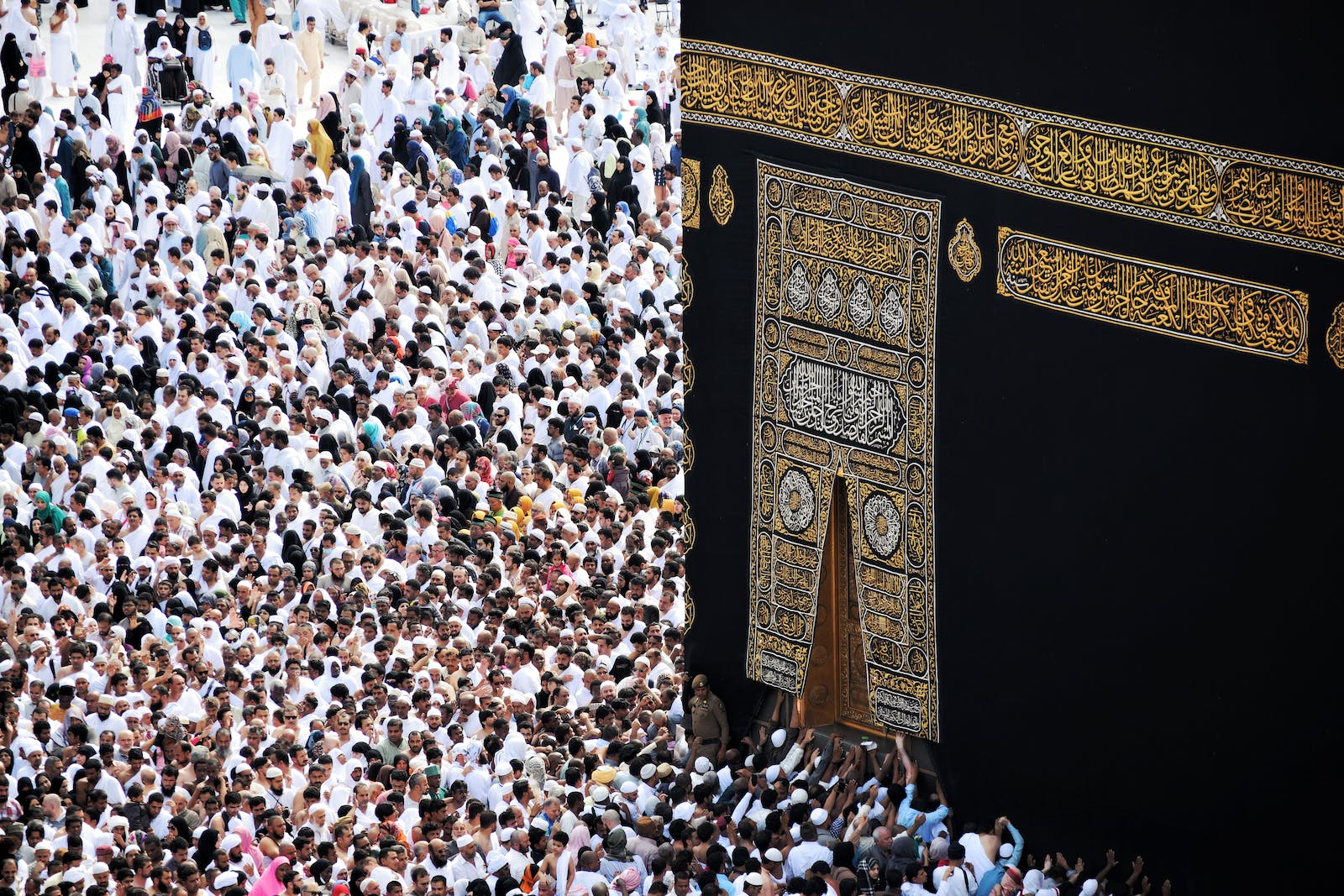 Photo Of People Gathering Near Kaaba, Mecca, Saudi Arabia